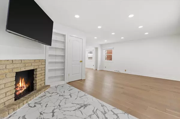 Wauwatosa, WI 53226,555 N 105th STREET