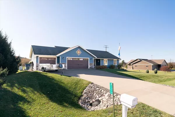 W7579 Castle Heights DRIVE, Holmen, WI 54636