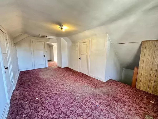 Wauwatosa, WI 53213,2519 N 66th STREET