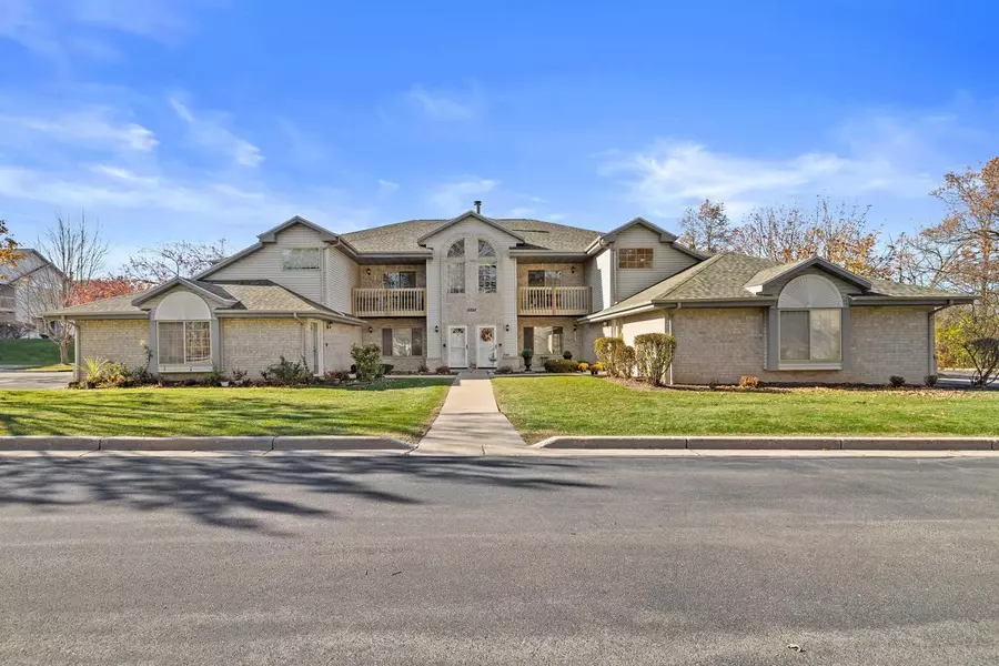 9322 W Loomis ROAD #4, Franklin, WI 53132