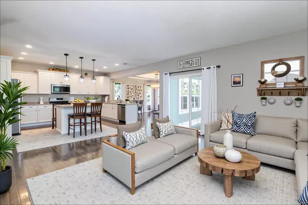 Waukesha, WI 53188,N12W29872 Southampton COURT