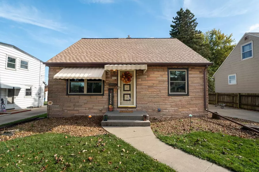 3422 S 88th STREET, Milwaukee, WI 53227