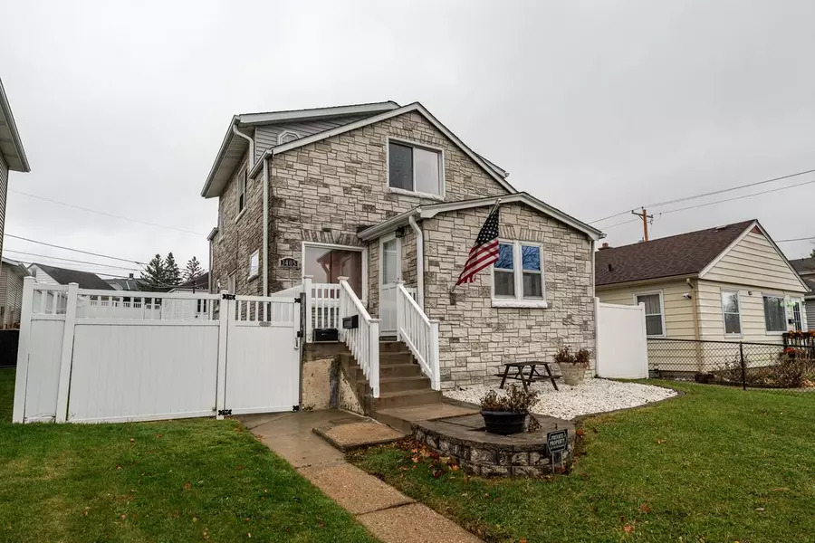 3405 W Wilbur AVENUE, Greenfield, WI 53221