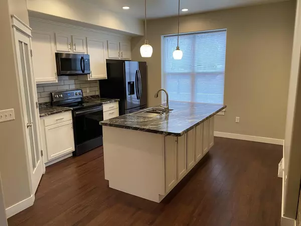 Manitowoc, WI 54220,818 N 6th STREET