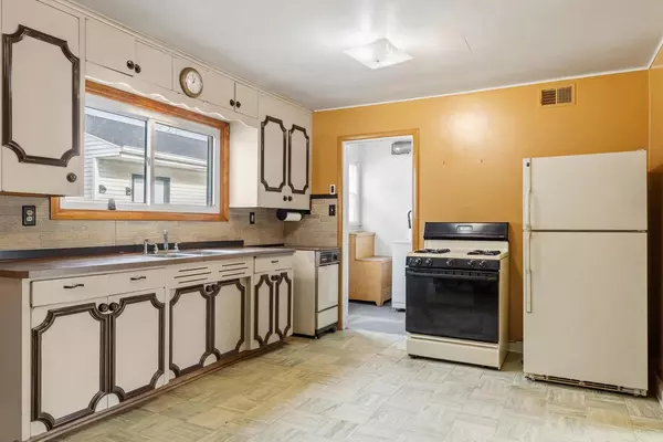 Sheboygan, WI 53083,1330 Mayflower AVENUE