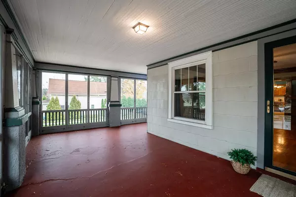 Waukesha, WI 53186,723 E College AVENUE