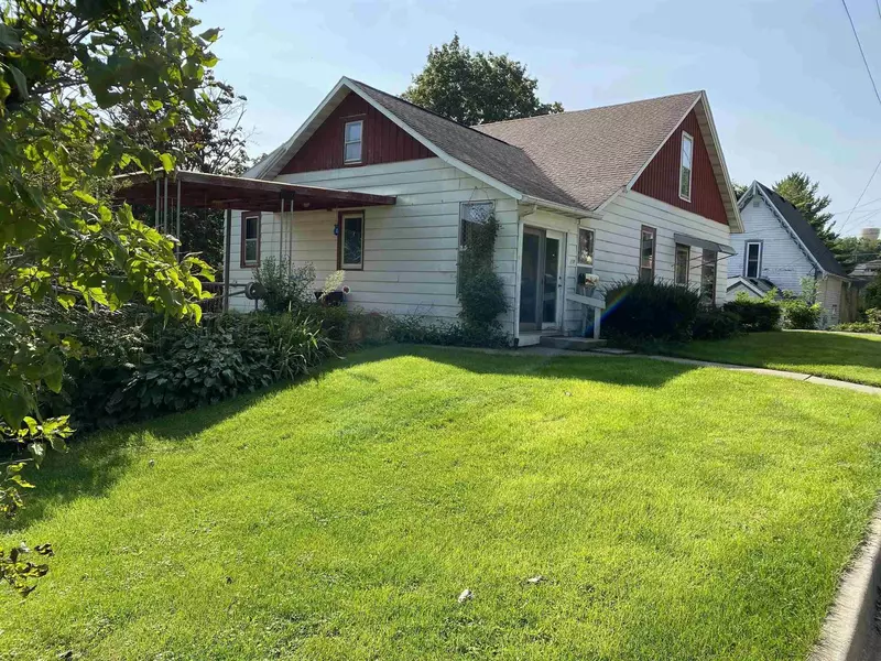 118 Clowney St, Mineral Point, WI 53565