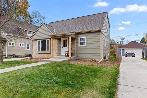 1021 13th AVENUE, Grafton, WI 53024