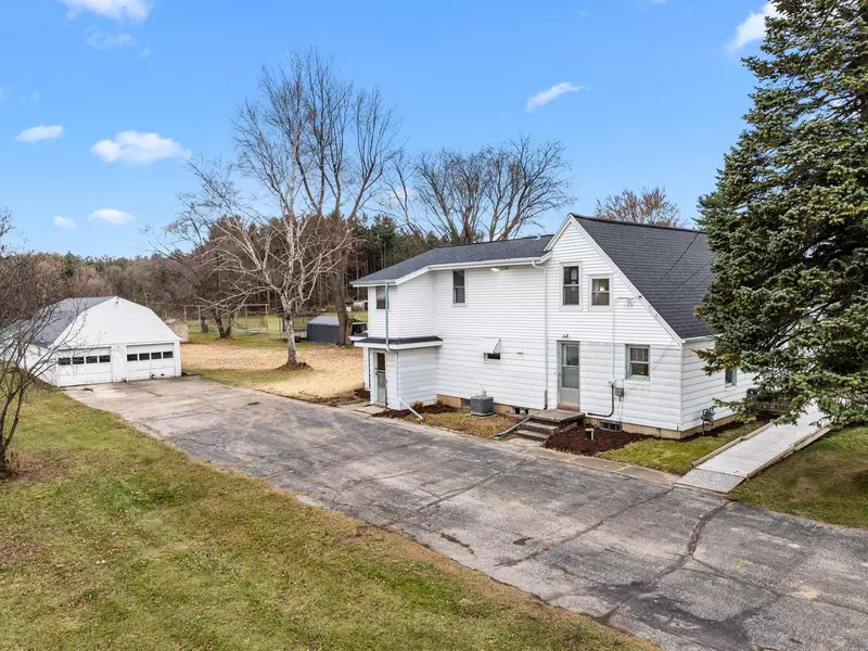 2089 Decorah ROAD, West Bend, WI 53095