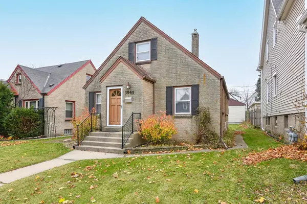 3945 E Layton AVENUE, Cudahy, WI 53110