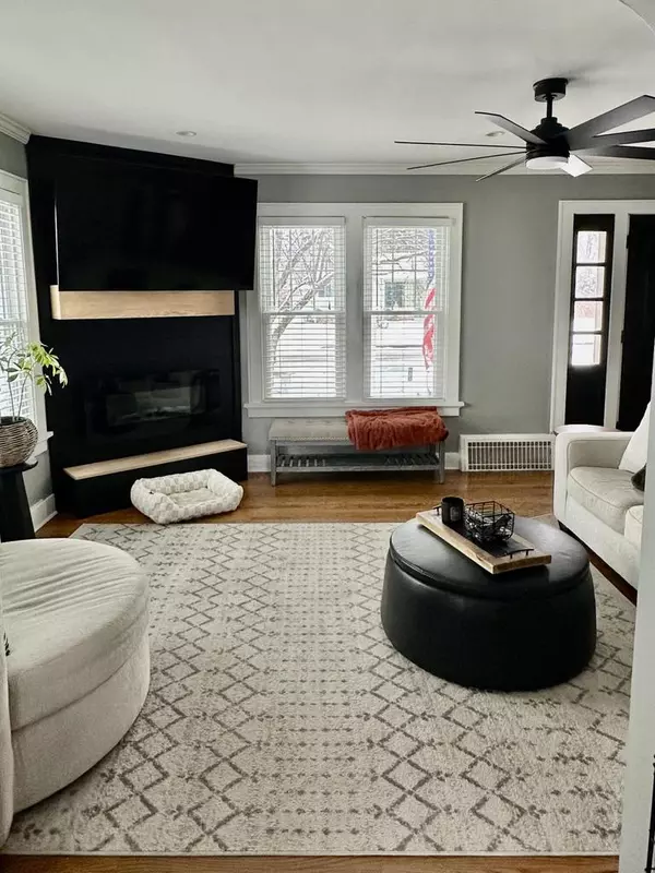 Oconomowoc, WI 53066,613 E Washington AVENUE