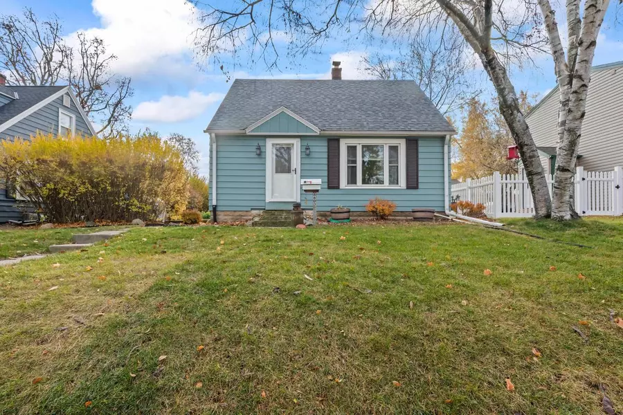 8603 W Stuth AVENUE, West Allis, WI 53227