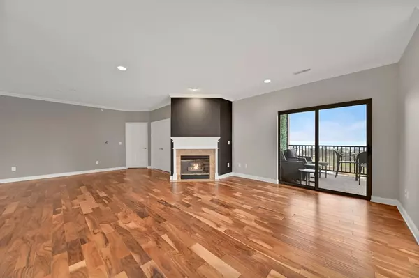 Milwaukee, WI 53202,1300 N Prospect AVENUE #322