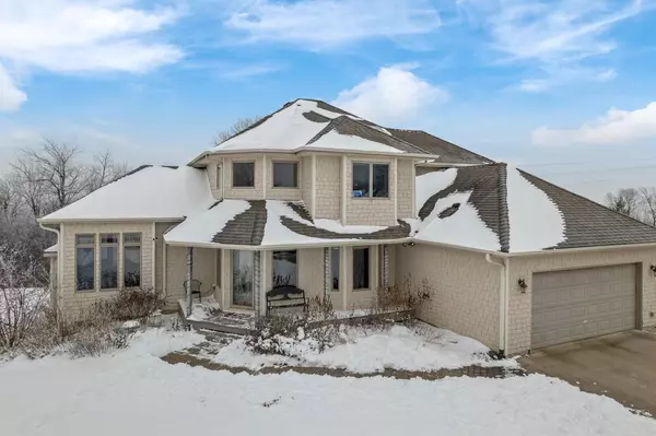 N2256 Briarwood AVENUE, La Crosse, WI 54601