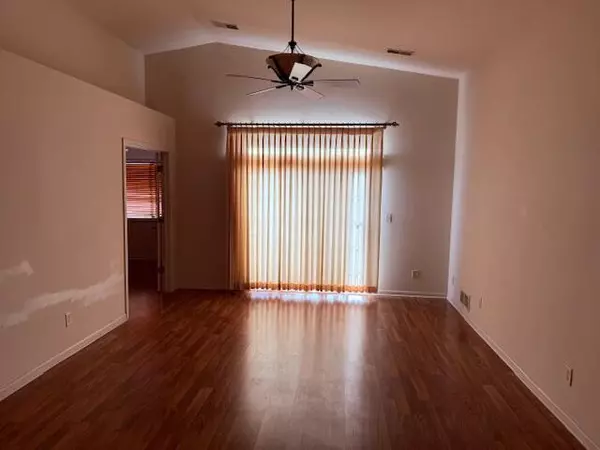 Kenosha, WI 53140,1901 27th AVENUE #6