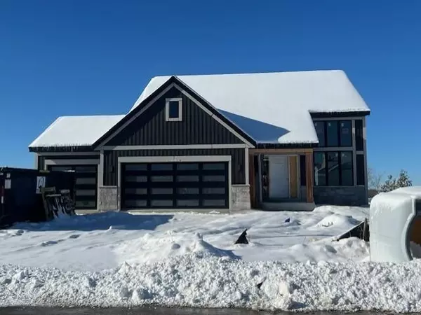 W251N2385 Valleyview CIRCLE, Pewaukee, WI 53072