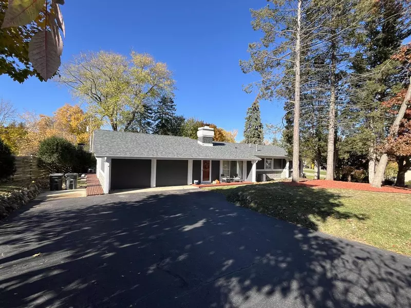 12102 220th AVENUE, Bristol, WI 53104