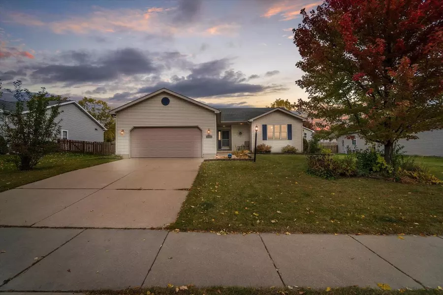 1316 Swordleaf Ln, Sun Prairie, WI 53590