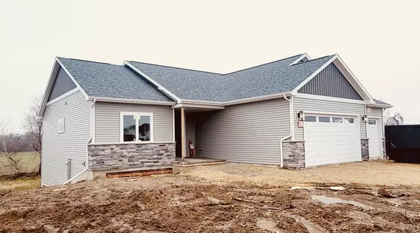 1016 Nordland Dr, Stoughton, WI 53589