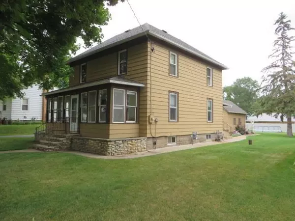 127 S Vine St, Kingston, WI 53939