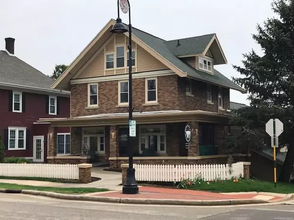 303 E Main Street, Mount Horeb, WI 53572