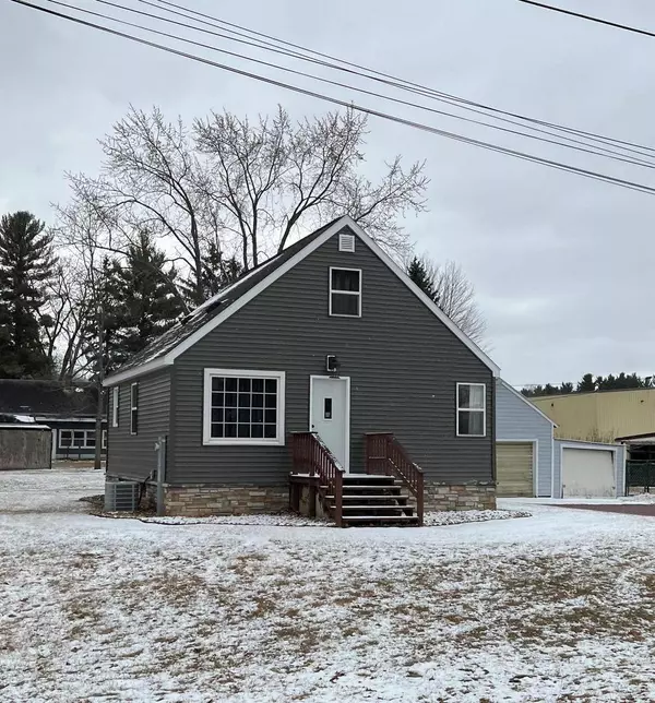 305 W 1st St, Friendship, WI 53934