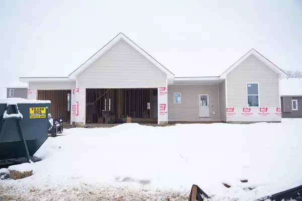 225 E Hubert St, Edgerton, WI 53534