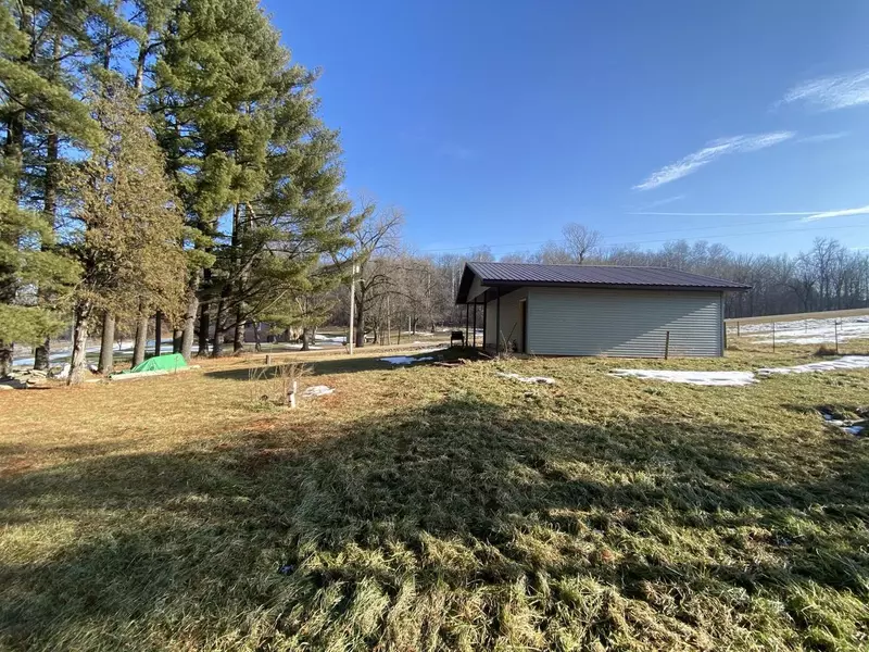 1736 County Road  W, Mineral Point, WI 53565