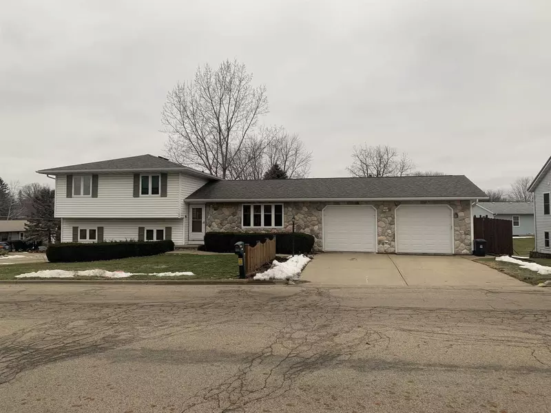 1100 N Johns St, Dodgeville, WI 53533