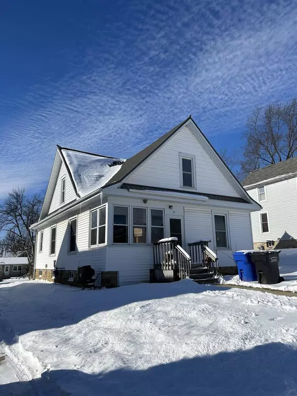 311 Towyn St, Cambria, WI 53923