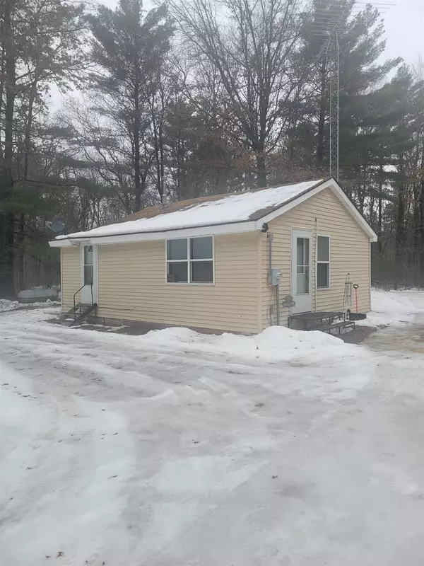 W7658 2nd St, Necedah, WI 54646