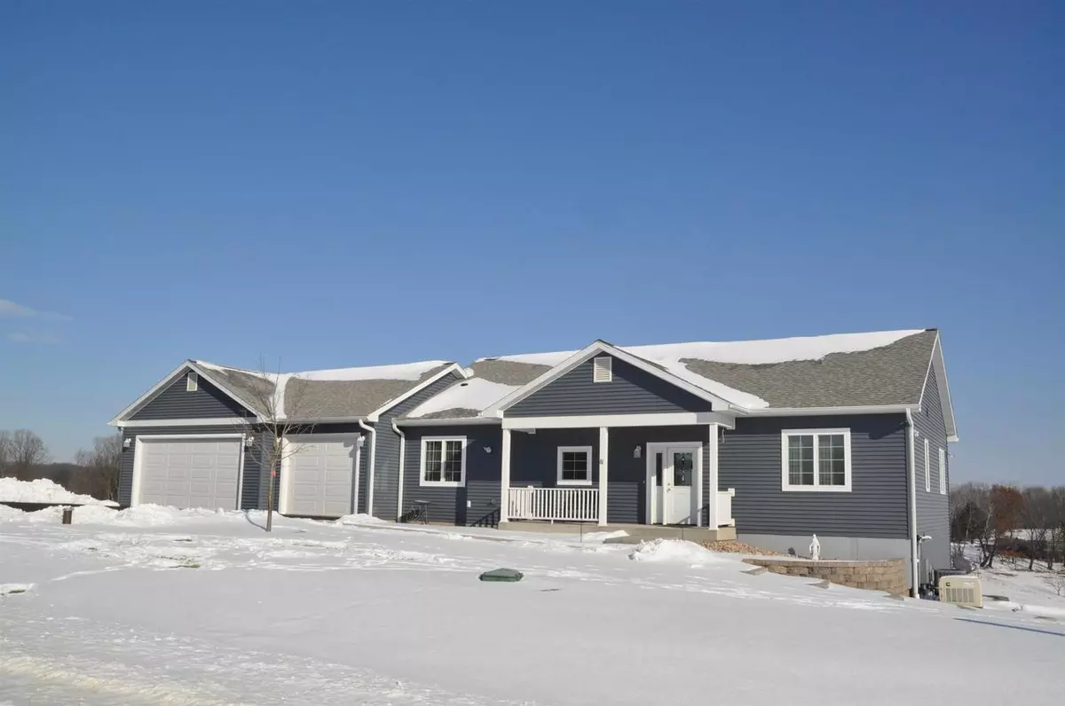 La Valle, WI 53941,S1476 Summit Point Drive