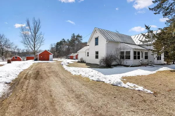 E5961 Evanswood Rd, Weyauwega, WI 54983