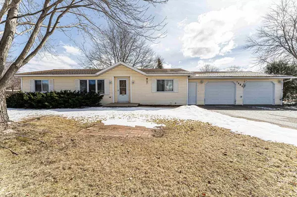 1490 Wellington Dr, Reedsburg, WI 53959