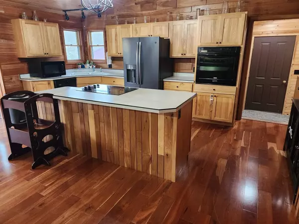 Mineral Point, WI 53565,21575 Jones Branch Rd