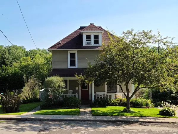 Mineral Point, WI 53565,221 Davis St