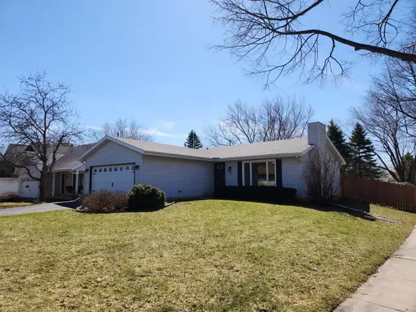 1 Newbury Cir, Madison, WI 53711