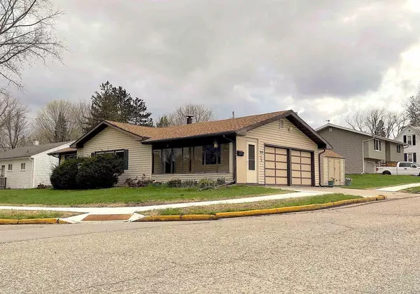 515 Badger Dr, Baraboo, WI 53913