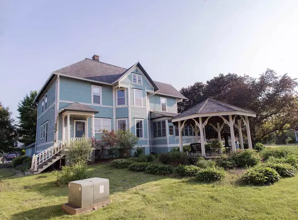 Mineral Point, WI 53565,414 Ridge STREET