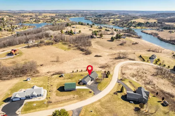 La Valle, WI 53941,S1484 Summit Point DRIVE