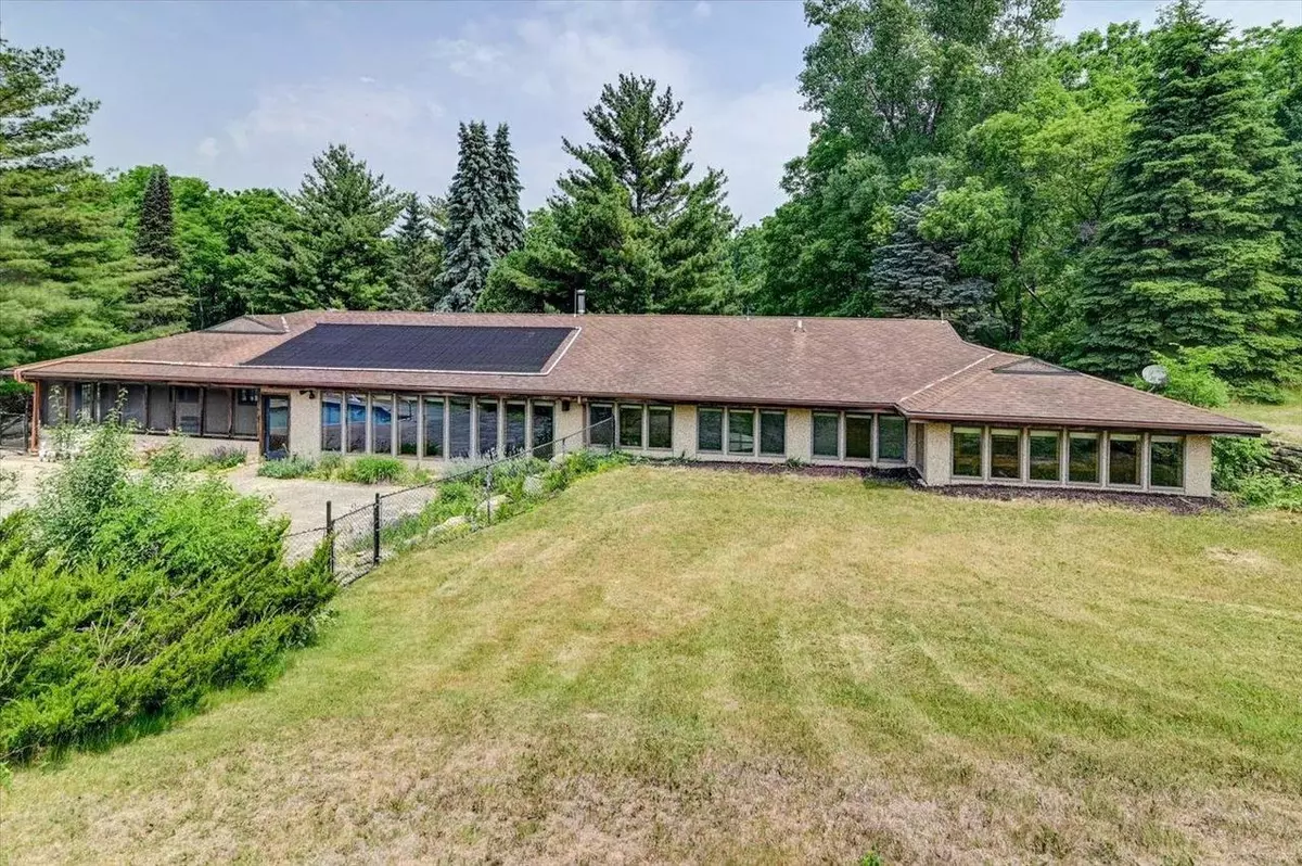 Oregon, WI 53575,5438 Marie Road