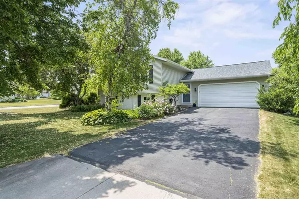 924 Fountain Drive, Sun Prairie, WI 53590