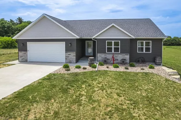 E7997 Quail Meadow Lane, Reedsburg, WI 53959