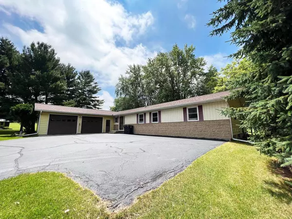 W9179 Horse Shoe Road, Beaver Dam, WI 53916