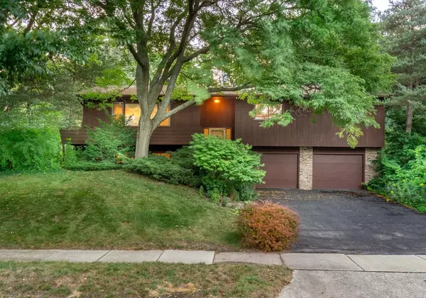 921 Greenwich Drive, Madison, WI 53711