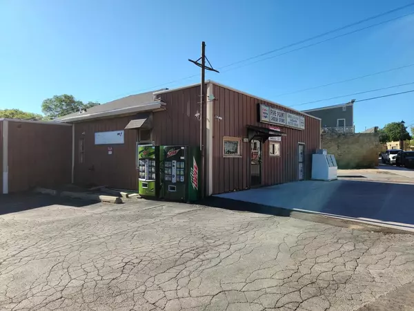 Mineral Point, WI 53565,319 Commerce Street