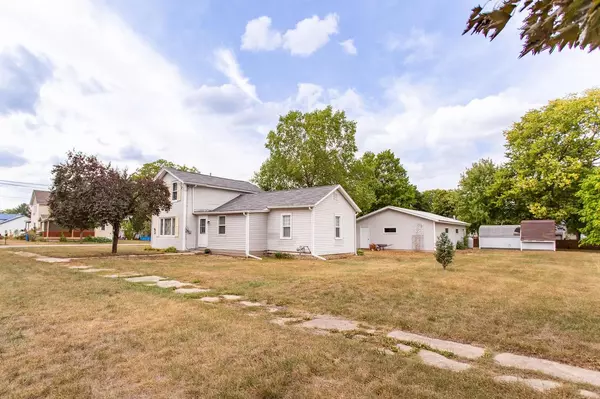 207 8th Street, Brodhead, WI 53520