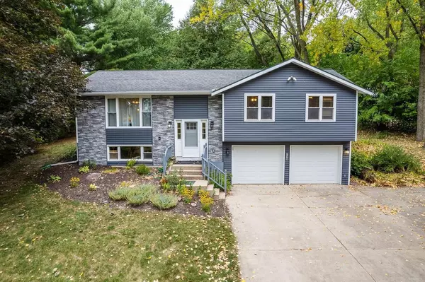 Baraboo, WI 53913,718 Iroquois Court