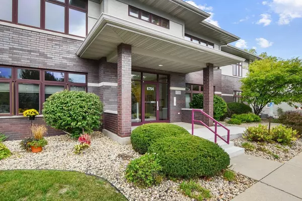 Madison, WI 53719,6754 Raymond Road #213