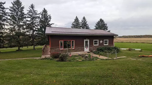 422 E Old Highway Road, Browntown, WI 53522